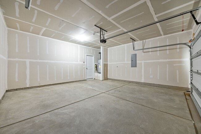 Building Photo - 50% OFF FIRST MONTH RENT!! Charming 4BD/2.5BA Located In Angier NC!!!