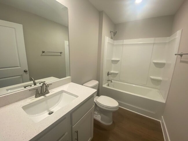 Building Photo - Spacious, Modern Home Convenient to Shopping, Parks, Schools & Tyndall AFB! *SPECIAL: 1/2 OFF 1st...