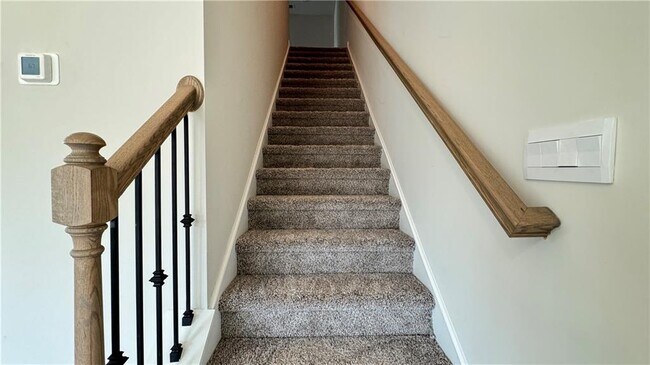 Building Photo - 151 Cedar Ln