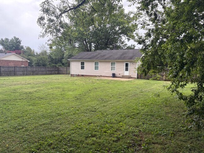 Building Photo - 2104 Split Rail Rd