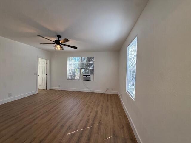 Building Photo - 904 4th St