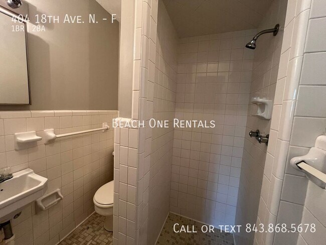 Building Photo - 404 18th Ave N