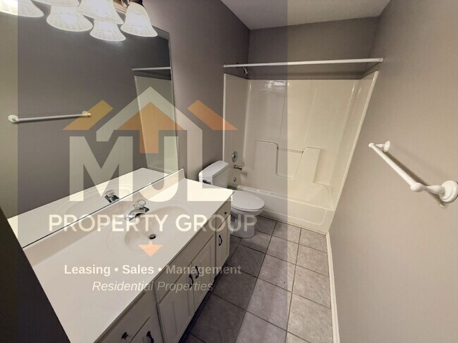 Building Photo - Beautiful 4 Bedroom / 3 Bath Home in Olathe