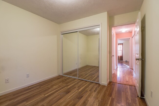 Building Photo - Montgomery- Nova