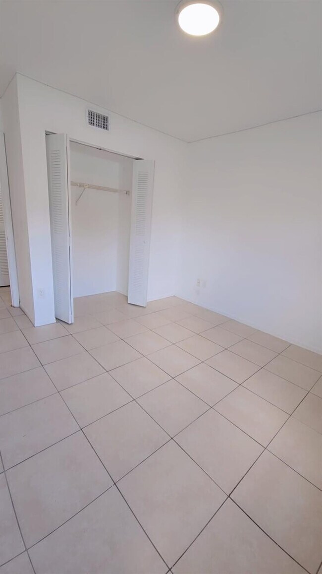 Building Photo - 3640 N 56th Ave