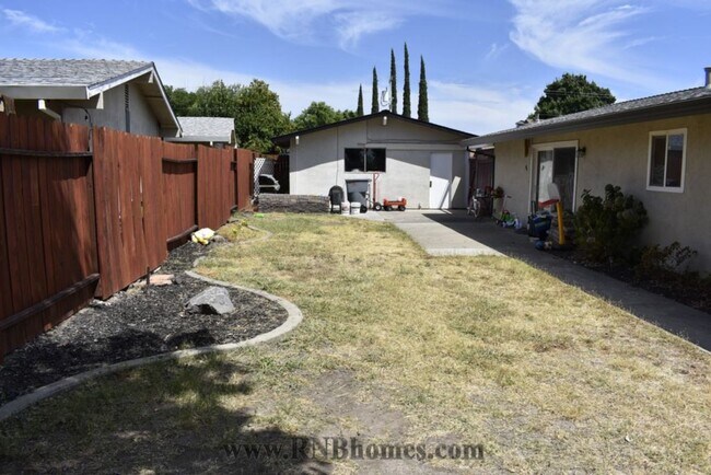 Building Photo - 5578 Coronado Way