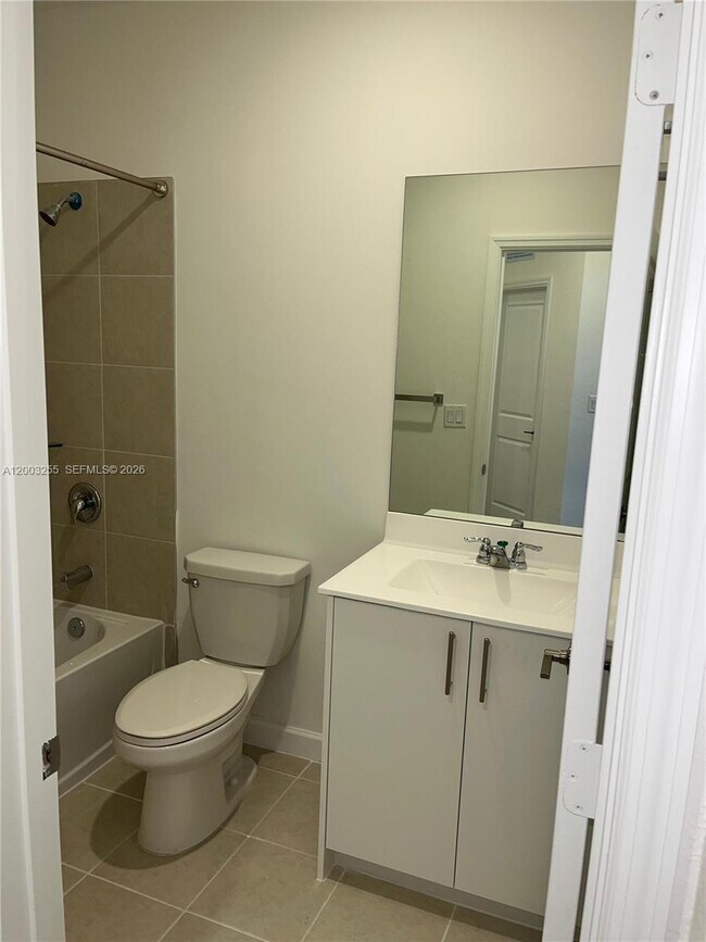 Building Photo - 2679 SE 25th Ter