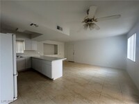 Building Photo - 4320 Sanderling Cir