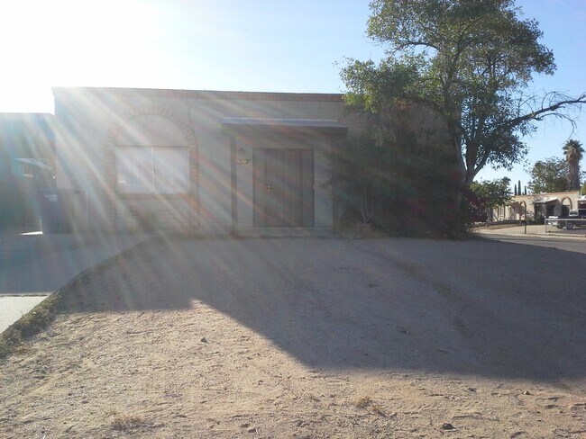 Primary Photo - 3620 S Yukon Pl