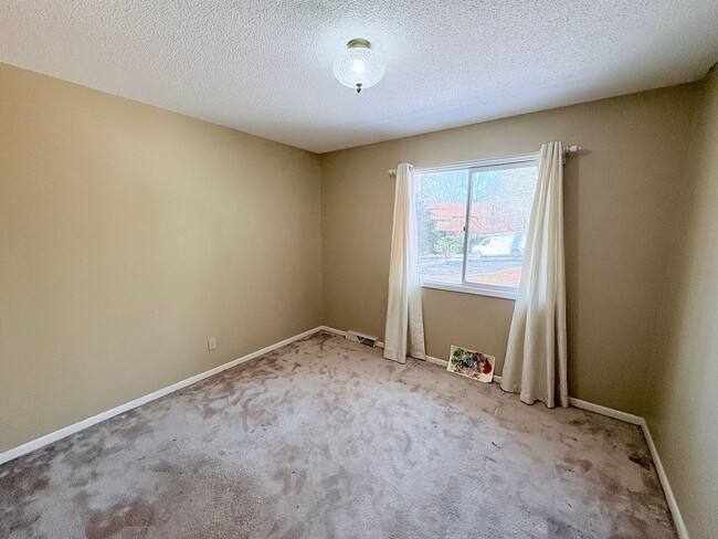 Building Photo - 101 Knight Cir