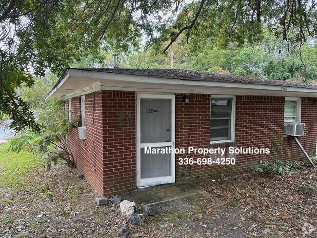 Building Photo - 1008 Anderson Pl