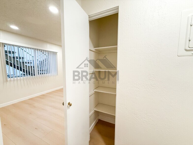 Building Photo - 4632 Laurel Canyon Blvd