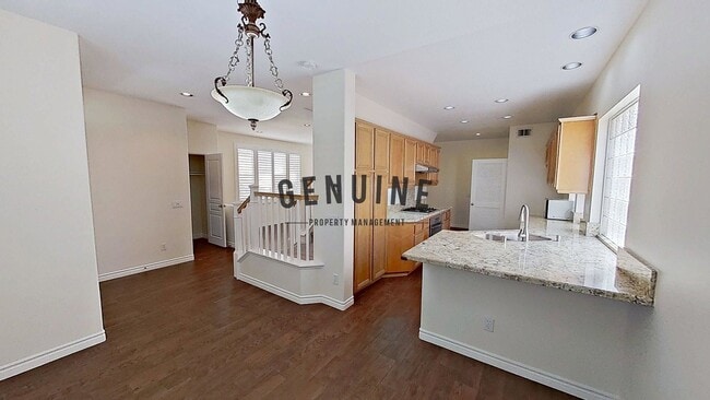 Building Photo - Spacious 3Bd 2.5Ba Home w/Den