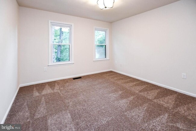 Building Photo - 1423 Albert Dr