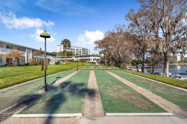 Building Photo - Lake Maitland Living | Mid-Century Charm