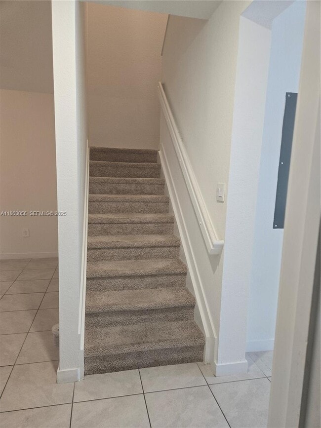 Building Photo - 490 NE 12th St