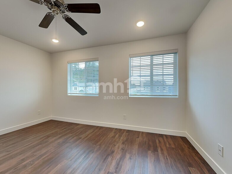 Building Photo - 7920 Selah St SW