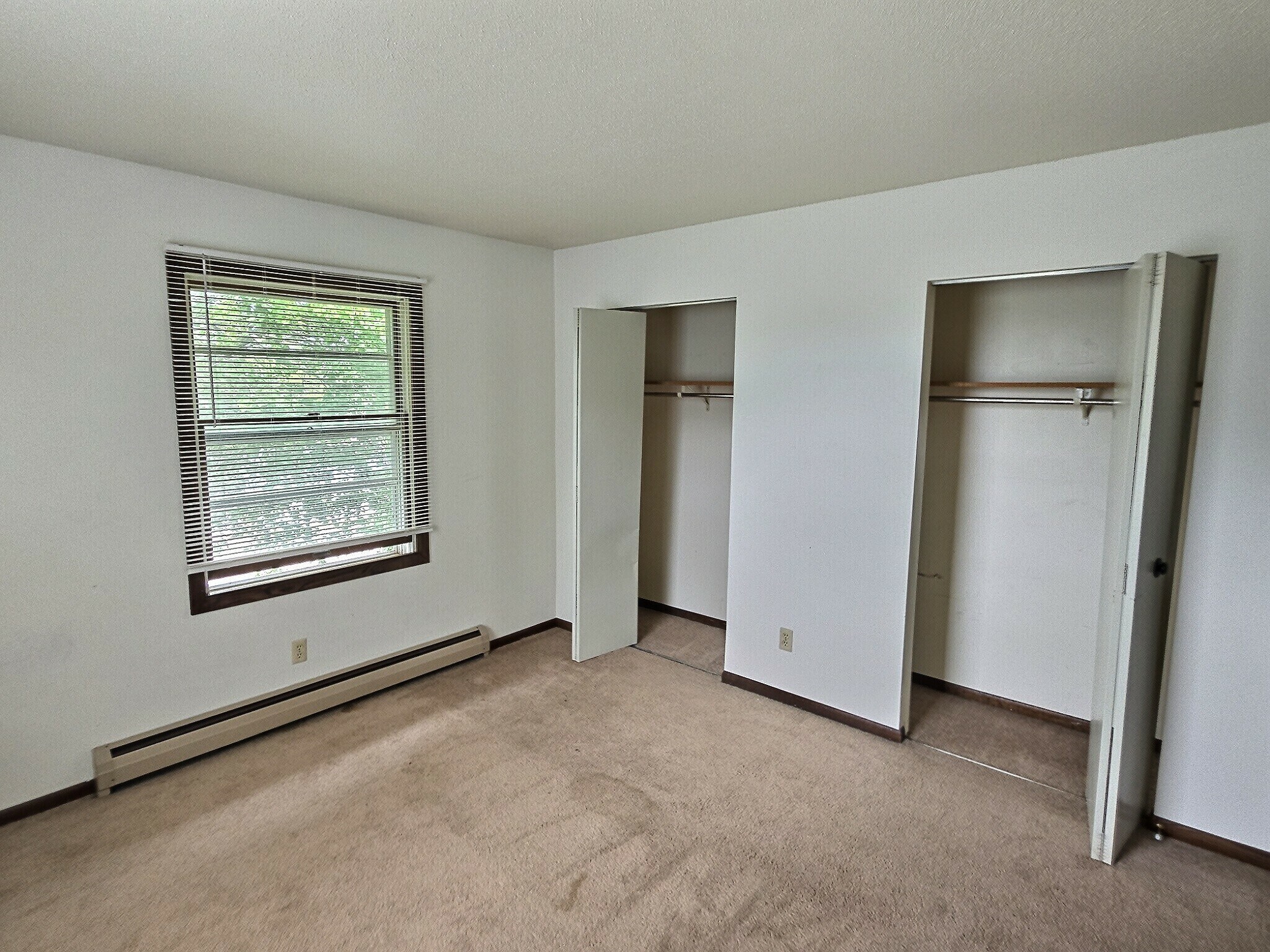 Building Photo - 650 Summit Dr