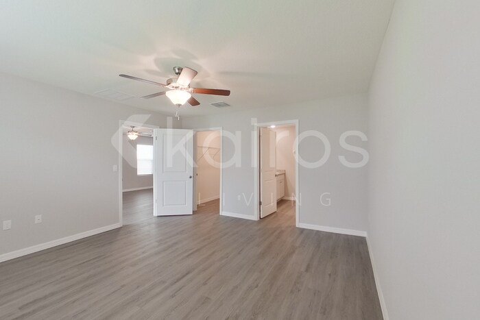 Building Photo - 8648 SW 43rd Ter