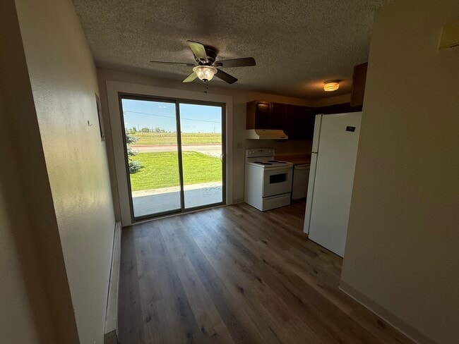 Building Photo - Two Bedroom, One and half bath townhome close to Regional West Medical Center.
