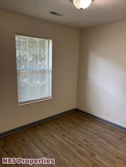 Building Photo - 9149 Cedarpark Ln