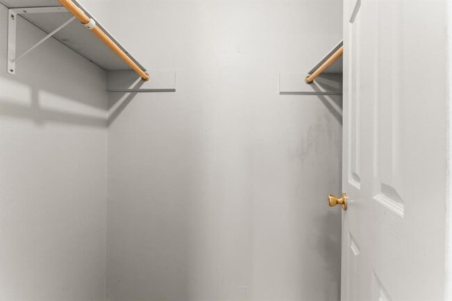 Building Photo - 25 Capewood Ct