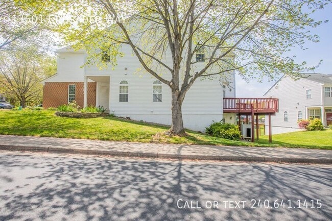Building Photo - 13601 Crusader Way