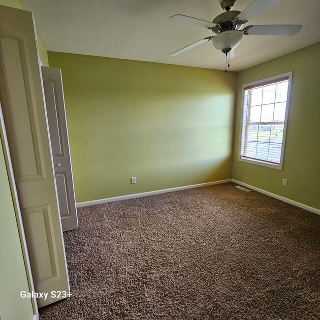 Building Photo - 3 Bed with finished basement