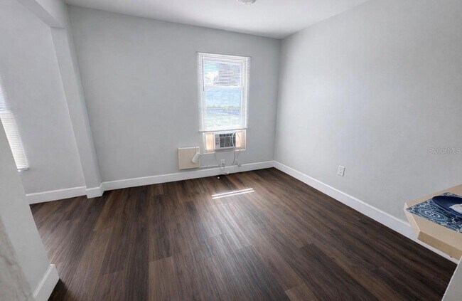 Building Photo - 3901 6th St S