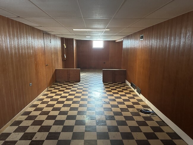 Building Photo - 1475 W Duchesne Dr