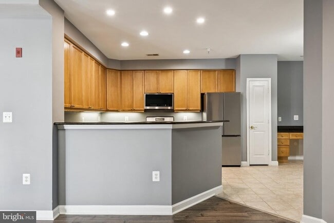Building Photo - 440 Belmont Bay Dr