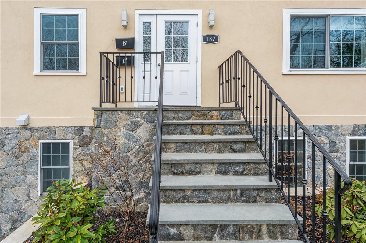 Building Photo - 187 Orchard St