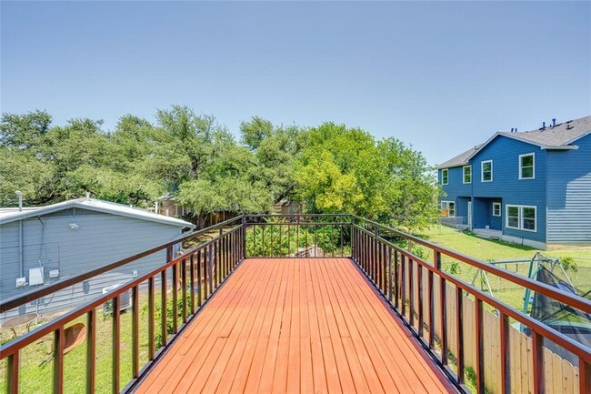 Building Photo - 1707 Overhill Dr