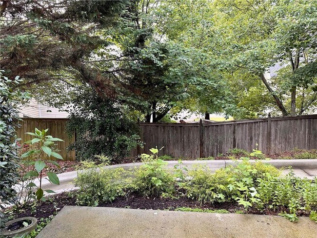 Building Photo - 10900 Wittenridge Dr