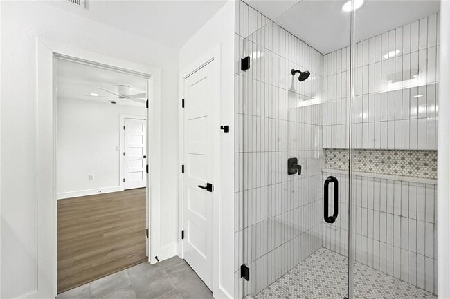 Building Photo - 815 Buckingham Pl