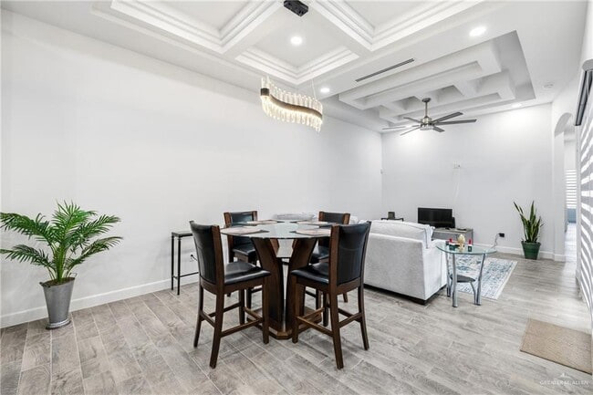 Building Photo - 18 S Marla Ct