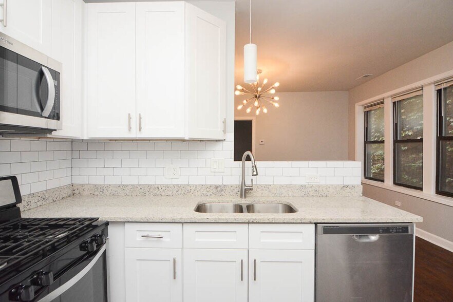 Building Photo - 3311 N Harding Ave