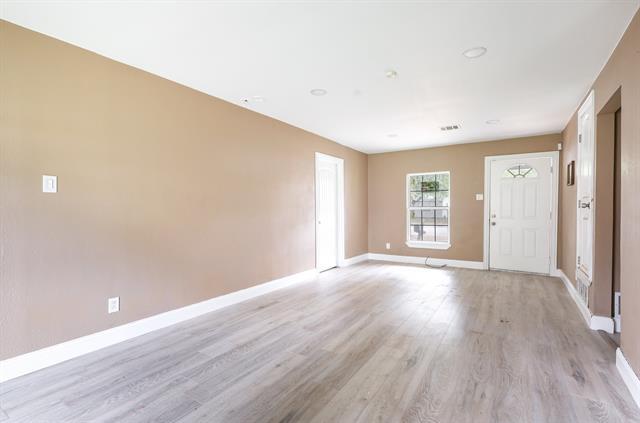 Building Photo - 517 Thompson St