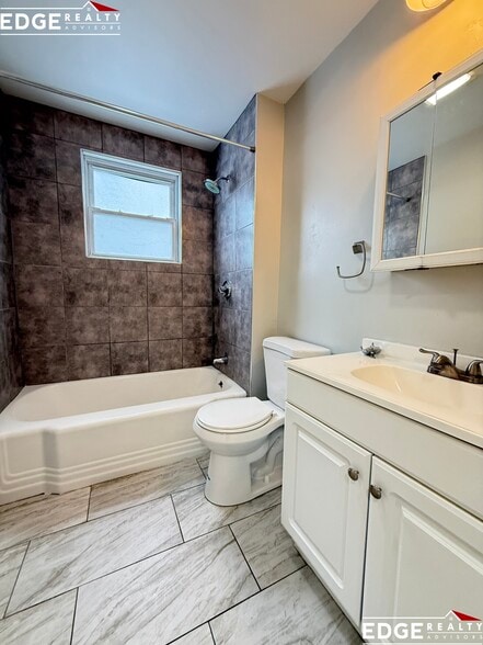 Building Photo - 76 Antwerp St