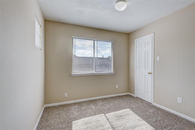 Building Photo - 822 Richview Dr