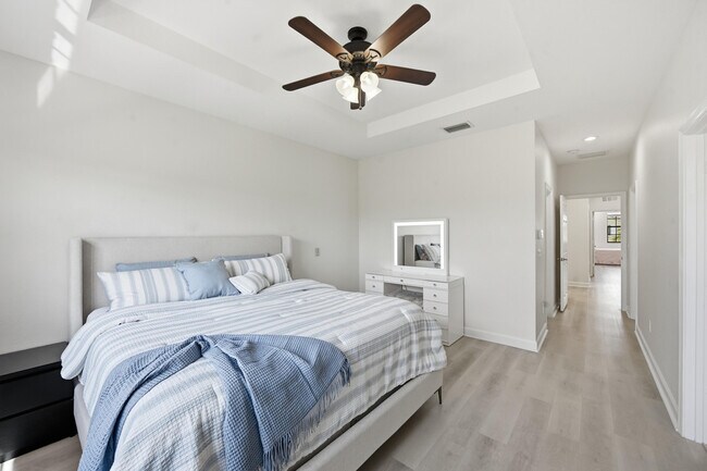 Building Photo - 10415 Wellington Parc Dr