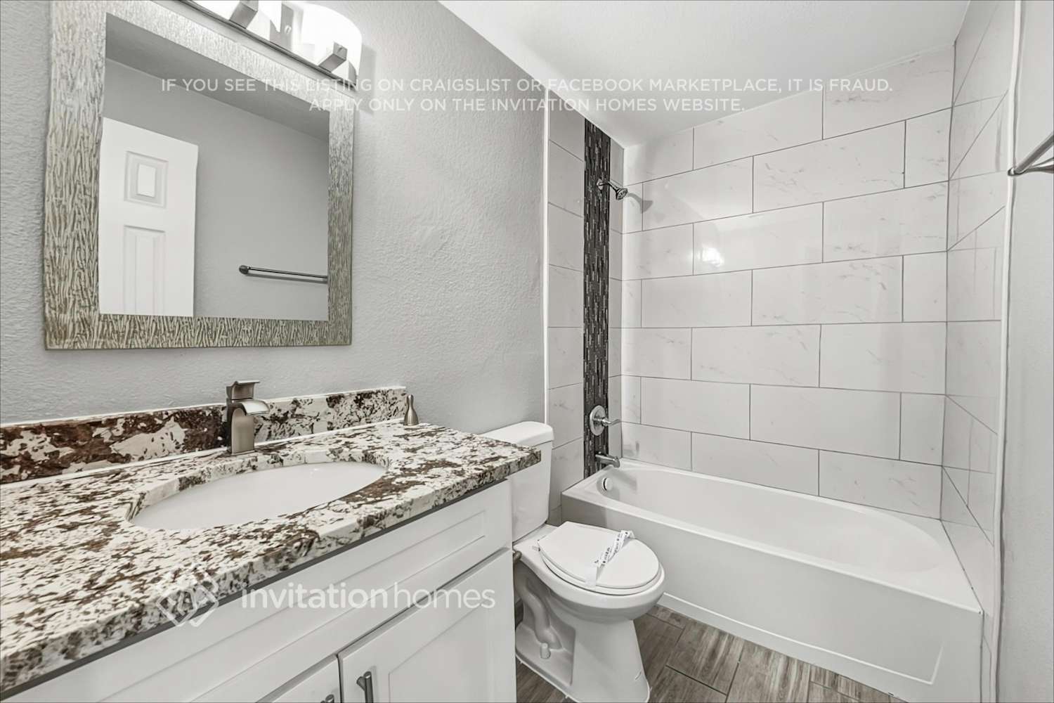 Building Photo - 943 E Manhatton Dr