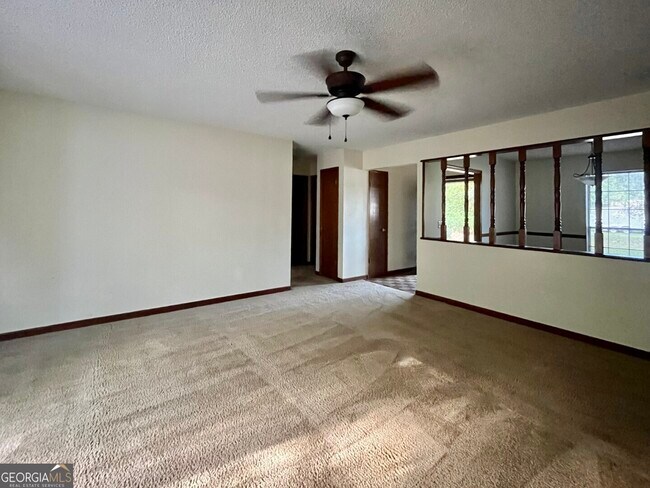 Building Photo - 204 Tanglewood Dr