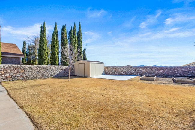 Building Photo - 1420 Desierto Rico Ave