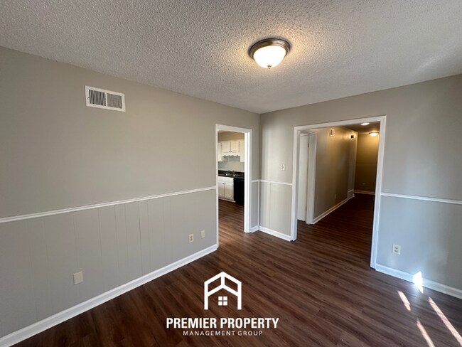 Building Photo - 4579 Blue Willow Rd