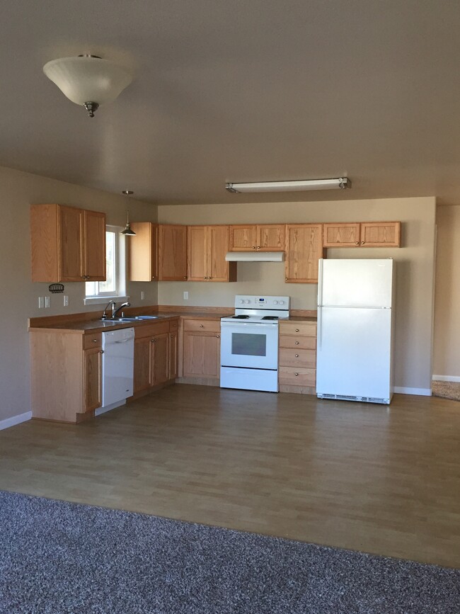 Building Photo - 2341 W Eagles Nest Cir