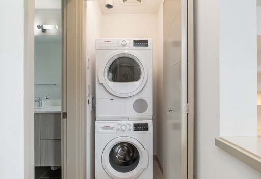 Building Photo - Stunning 2 bedroom w/rooftop deck in Beacon Hill!