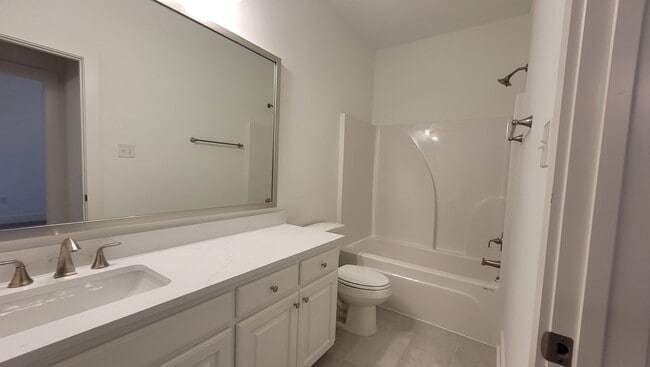 Building Photo - Must see home in Zachary!