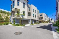 Building Photo - Modern 3-Bedroom, 3-Bath in Prime North Co...