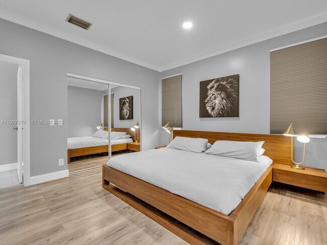 Building Photo - 933 Falling Water Rd